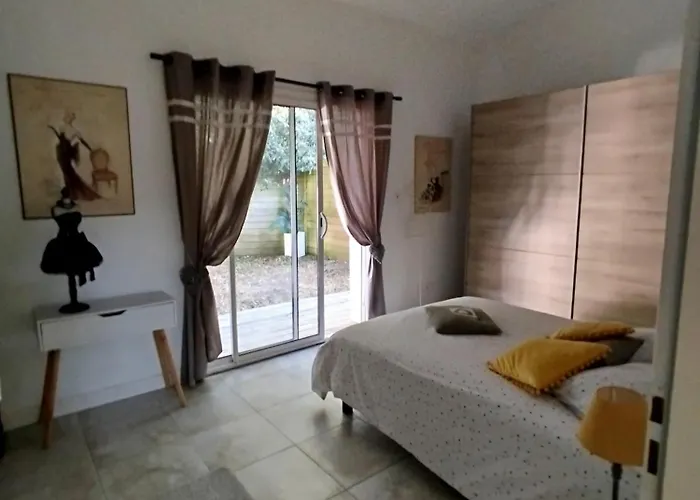 Bois Oleron بيت للعطل